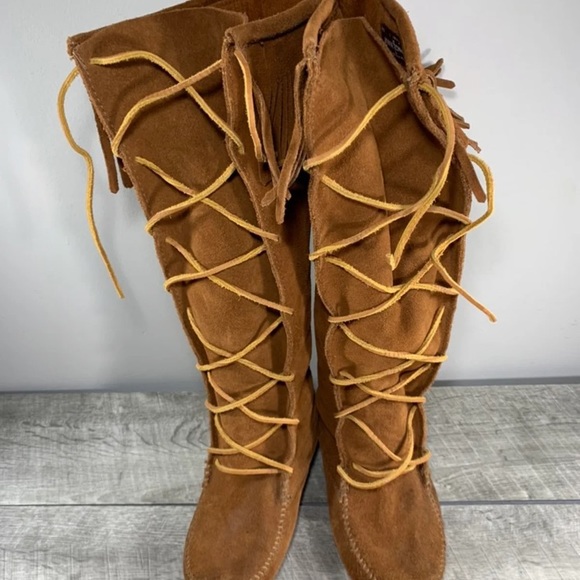 Minnetonka Moccasins 1422 Women's Fringe Mocs Boots Brown Suede Leather Size 7 - Picture 3 of 9